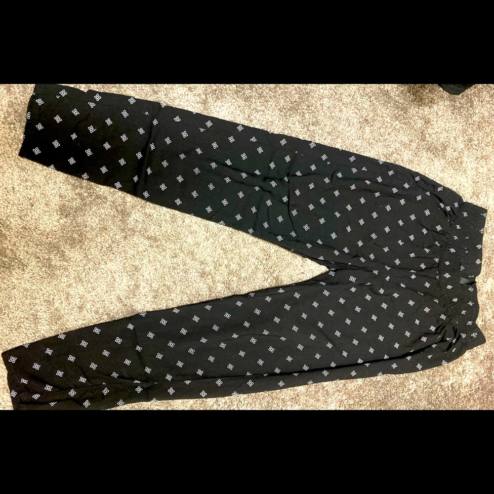 Black and white H&M joggers